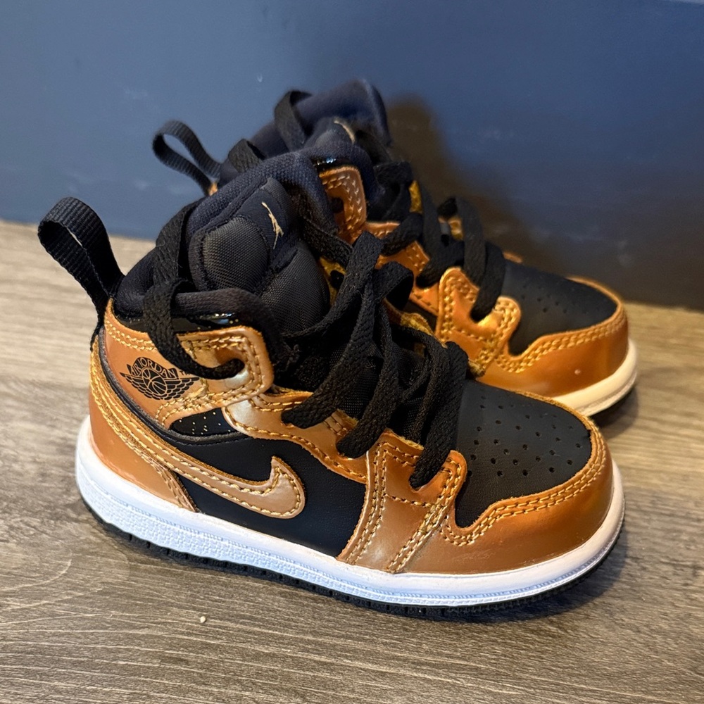 Jordan Kids Black and Tan Sneakers